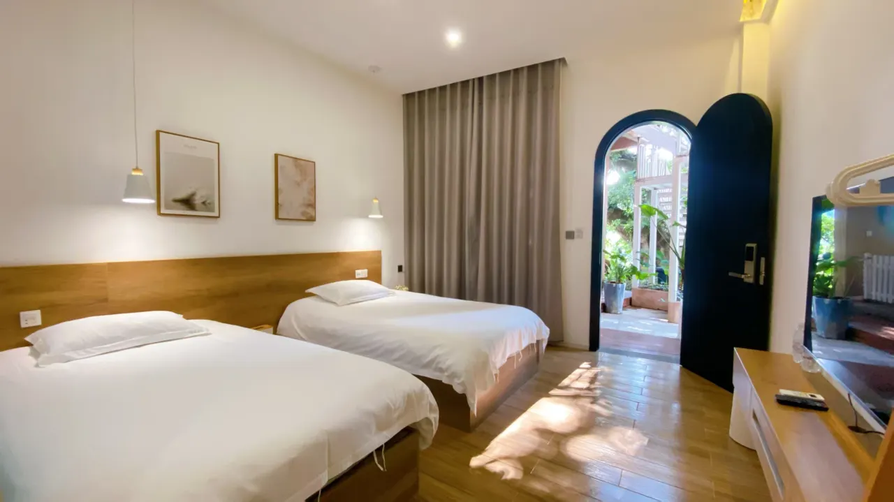 1mc5g12000lged8s1E585_W_1280_853_R5